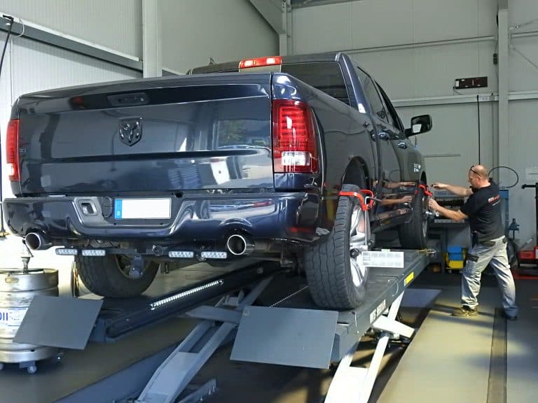 Achsvermessung in der Werkstatt